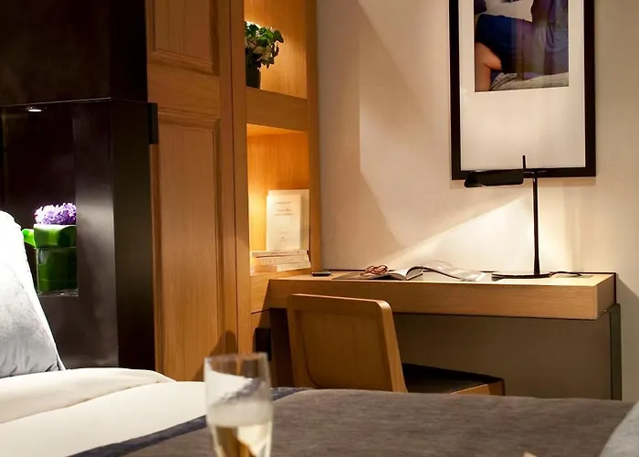 Hotel Marceau Champs-elysees