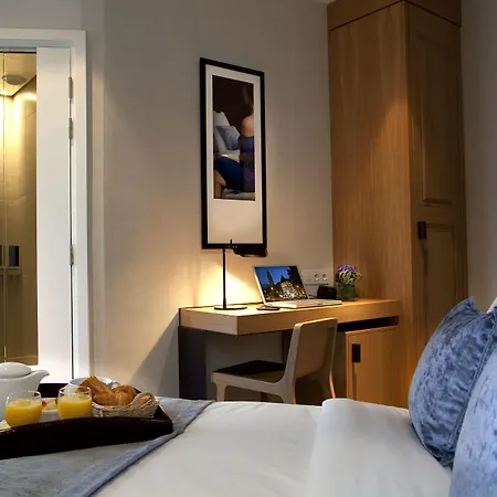 Hotel Marceau Champs-elysées París