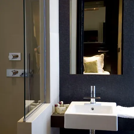 Szálloda Marceau Champs-elysees 3*