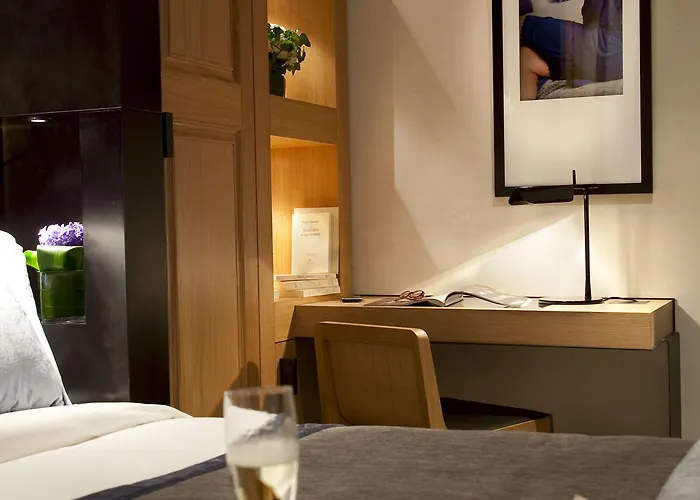 Hotel Marceau Champs-elysées París