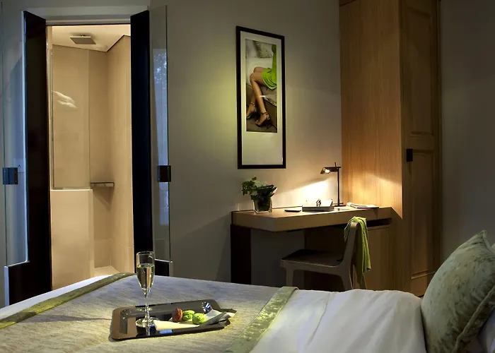 Hotel Marceau Champs-elysées 3*