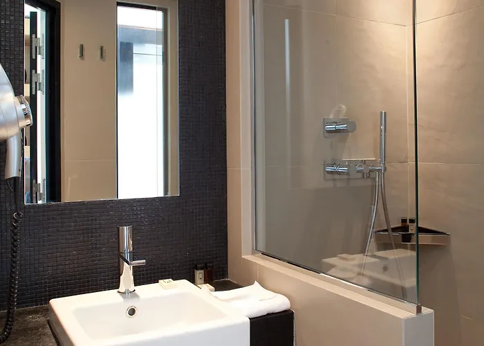 Marceau Champs-elysées Hotel 3*