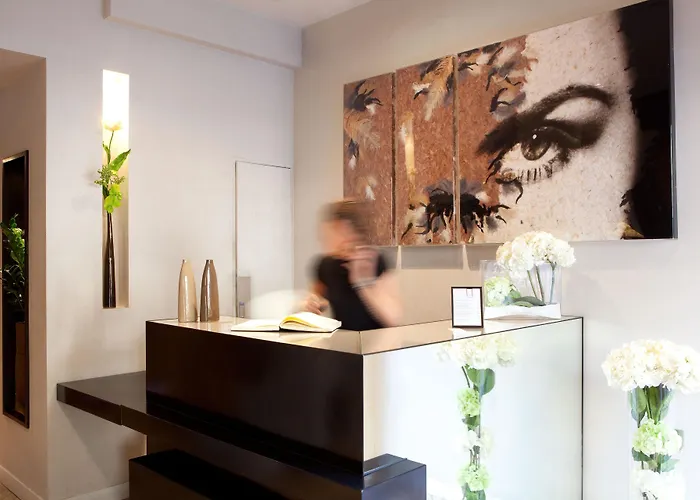 Marceau Champs-elysées Hotel 3*