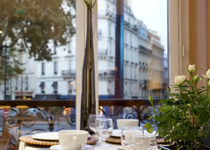 Marceau Champs-elysées 3*
