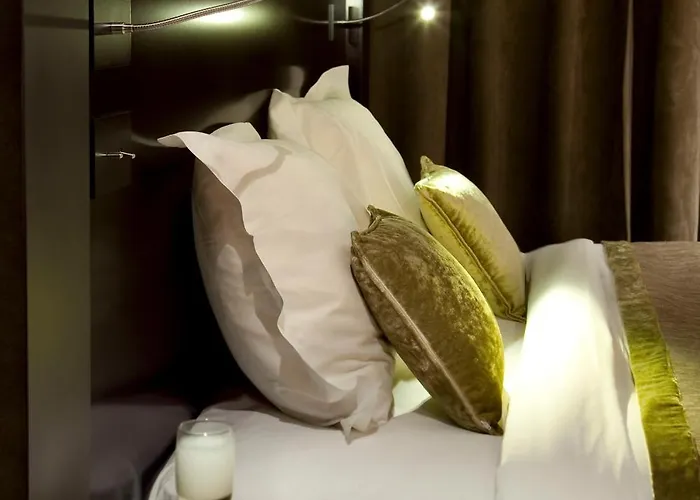 マルソー シャンゼリゼ ホテル 3*